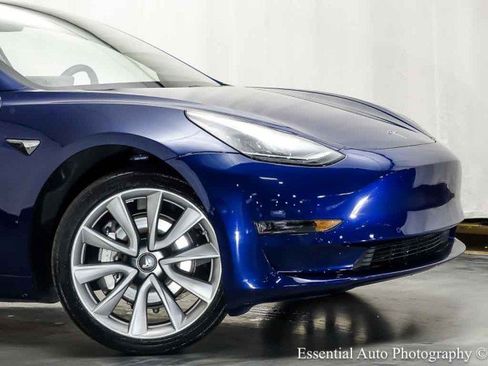 Used 2018 Tesla Model 3 Long Range RWD image 2