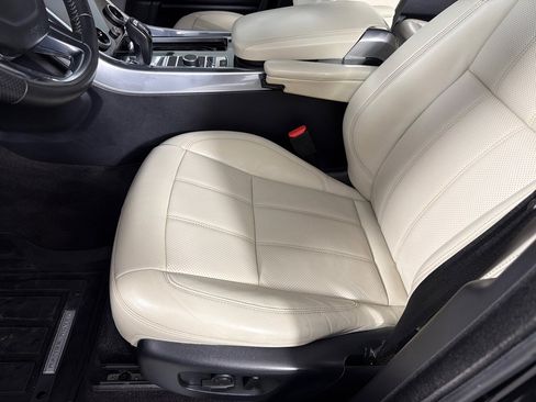 Used 2019 Land Rover Range Rover Sport HSE image 13