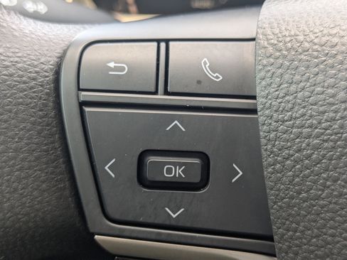 Used 2025 Toyota Camry LE FWD image 30