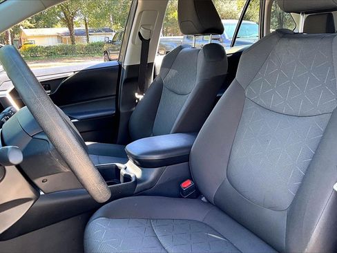 Used 2024 Toyota RAV4 XLE image 18