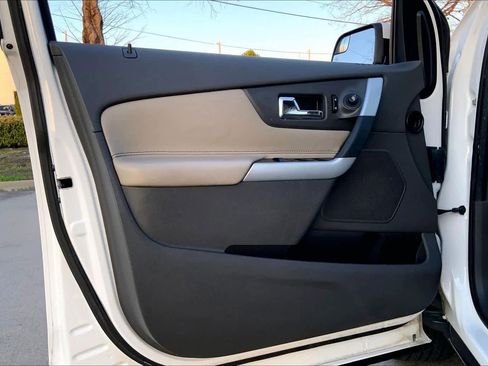 Used 2013 Ford Edge SEL image 21