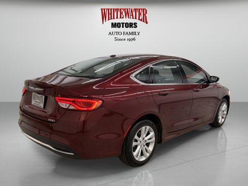 Used 2015 Chrysler 200 Limited w/ Convenience Group image 4