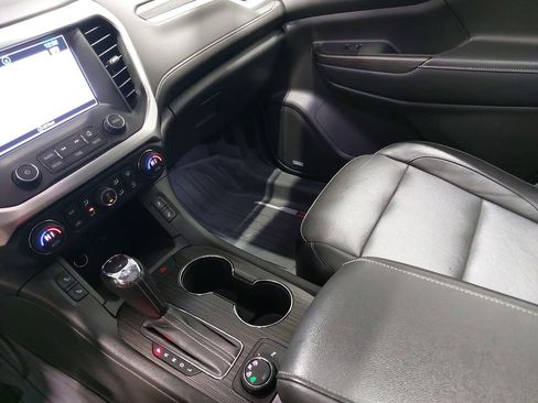 Used 2019 GMC Acadia SLT image 28