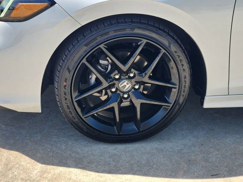 Used 2025 Honda Civic Sport image 11