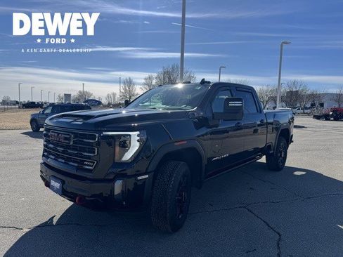 Used 2024 GMC Sierra 2500 AT4 w/ AT4 Premium Plus Package image 3