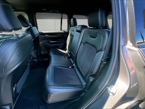 Used 2023 Jeep Grand Cherokee Altitude AWD/4WD image 21
