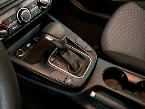 Certified 2025 Kia Soul LX w/ LX Technology Package FWD image 17
