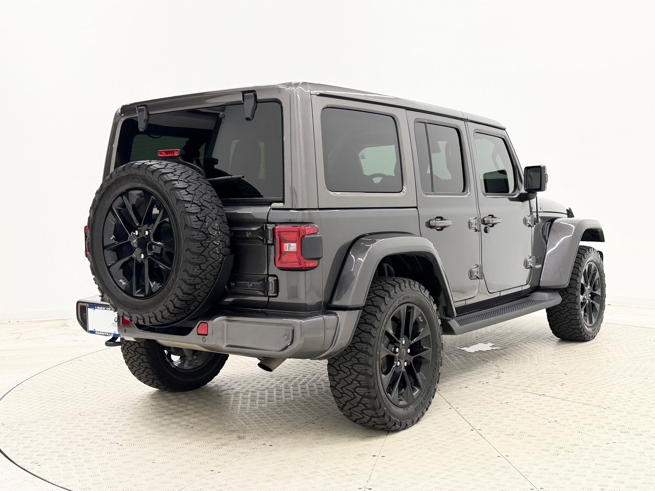 Used 2021 Jeep Wrangler Unlimited Sahara AWD/4WD image 9