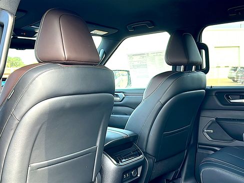New 2026 Nissan Armada SL w/ Captain's Chari Seat Package AWD/4WD image 12