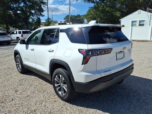 Used 2025 Chevrolet Equinox LT w/ Safety and Technology Package FWD image 5