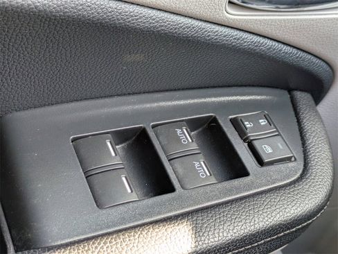 Used 2022 Honda Pilot Touring image 29