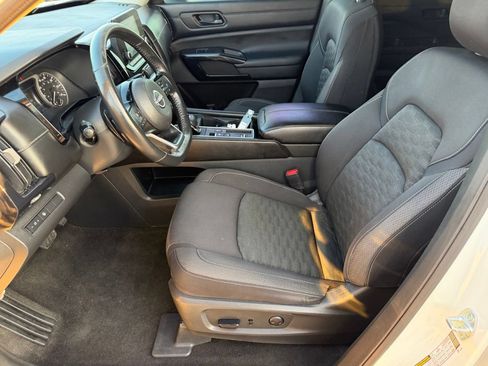 Used 2023 Nissan Pathfinder SV w/ Lighting Package (N92) FWD image 31
