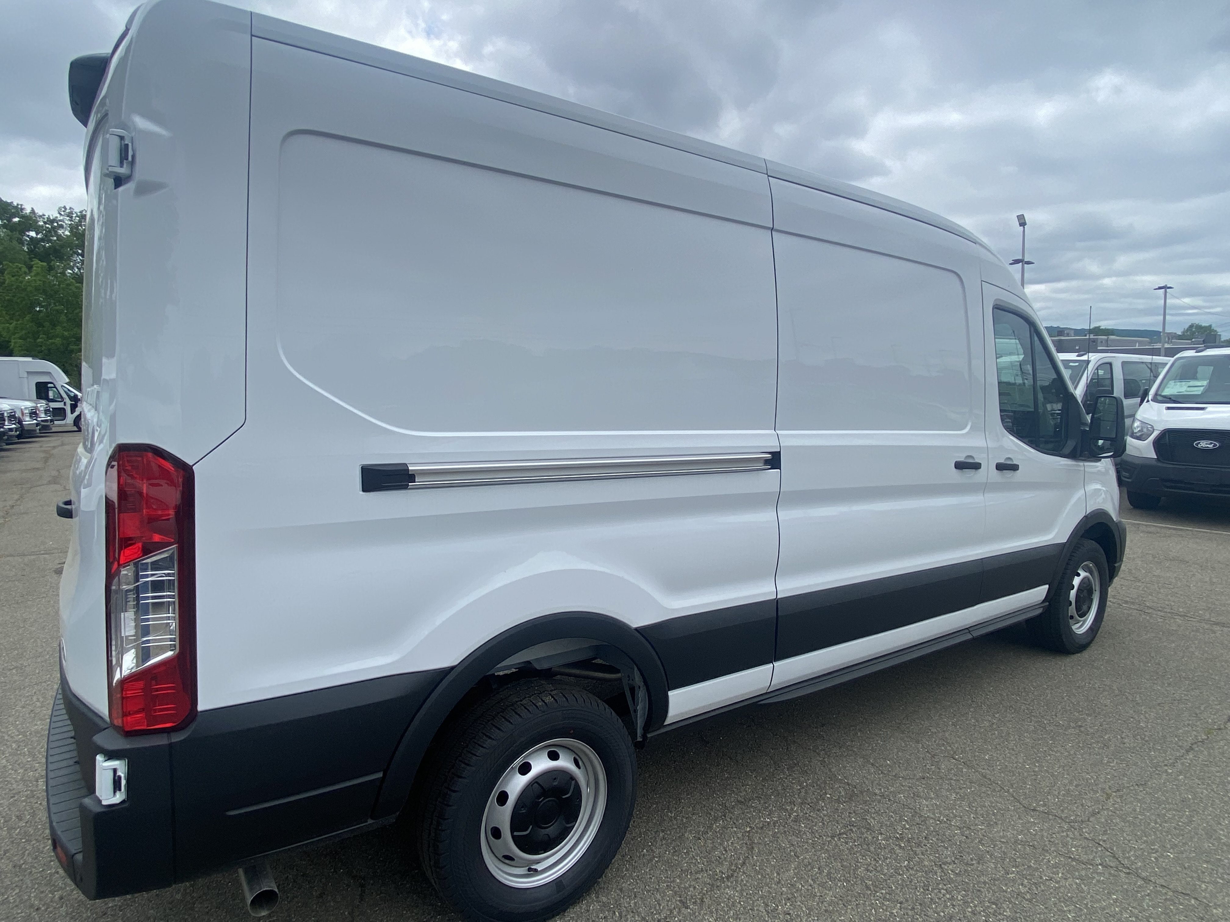New 2026 Ford Transit 250 148 Medium Roof RWD image 2