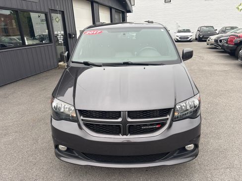 Used 2017 Dodge Grand Caravan GT w/ Safety Sphere Group FWD image 9