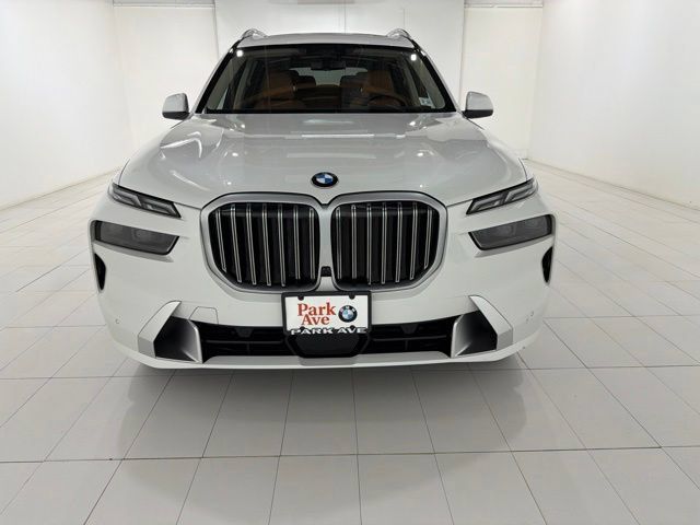 Used 2026 BMW X7 xDrive40i AWD/4WD image 8