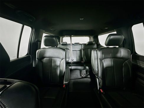 Used 2022 Jeep Wagoneer Series III w/ Flexible Seating Group image 13