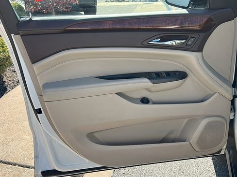 Used 2016 Cadillac SRX Performance w/ Driver Awareness Package image 15