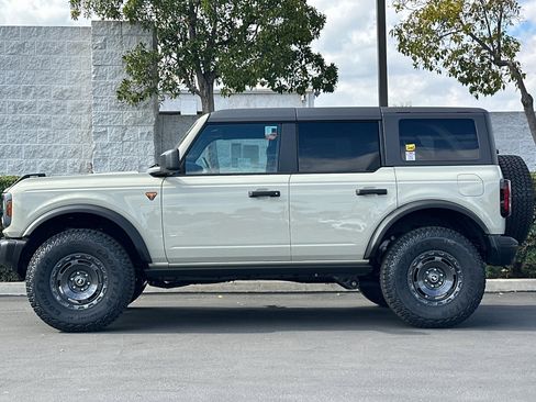 New 2025 Ford Bronco Badlands w/ Sasquatch Package image 7