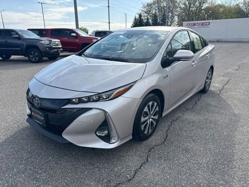 Certified 2020 Toyota Prius Prime Limited FWD image 5