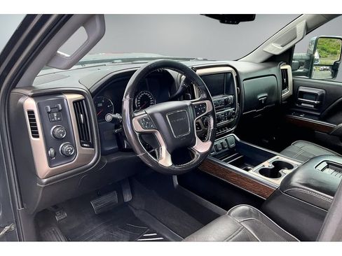 Used 2018 GMC Sierra 3500 Denali w/ Duramax Plus Package AWD/4WD image 15