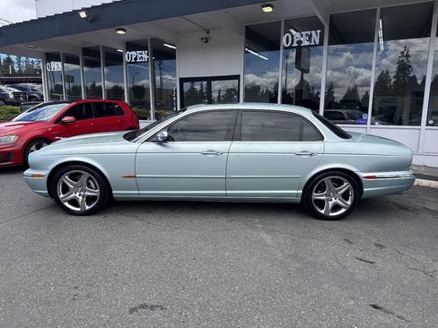 Used 2005 Jaguar XJ Vanden Plas RWD image 3