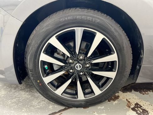 Used 2018 Nissan Altima 2.5 SL FWD image 26