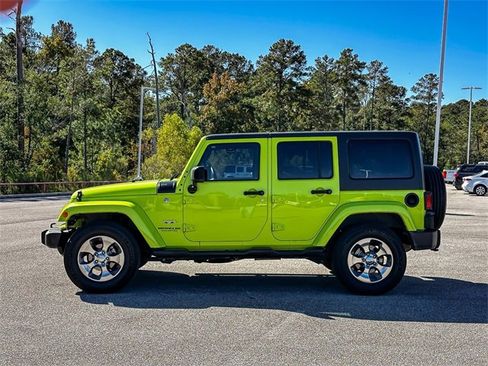 Used 2016 Jeep Wrangler Unlimited Sahara w/ Connectivity Group image 5