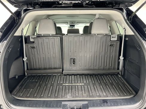Used 2023 Toyota Highlander L image 23