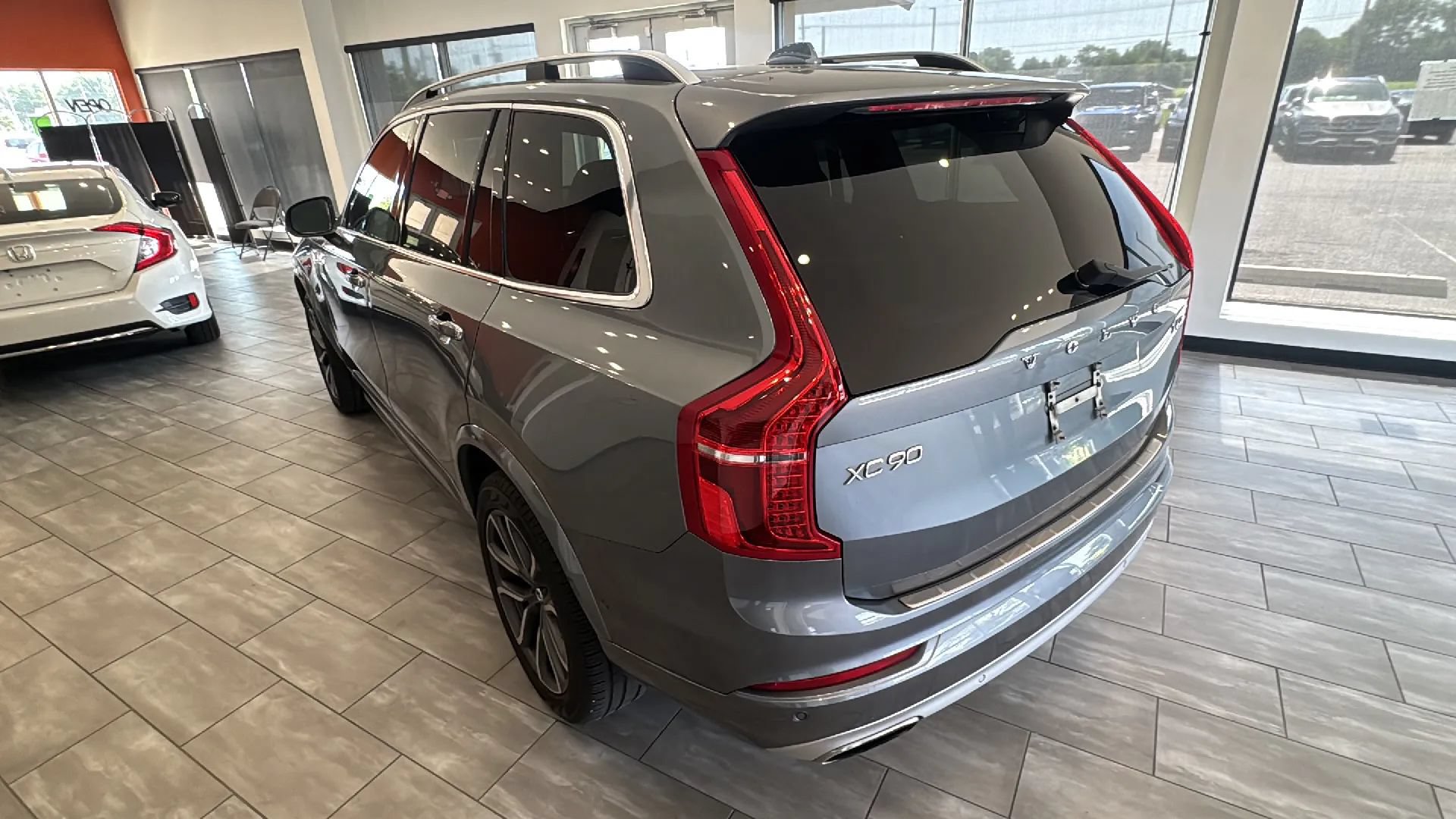 Used 2017 Volvo XC90 T6 Momentum w/ Vision Package AWD/4WD image 23
