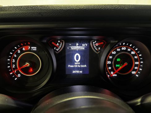 Used 2025 Jeep Wrangler Unlimited Sport AWD/4WD image 8