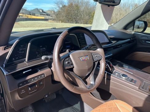 Used 2021 Cadillac Escalade Sport w/ Driver Assist Tech Package image 17