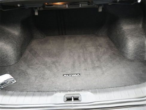 Used 2024 Nissan Altima 2.5 SV image 23