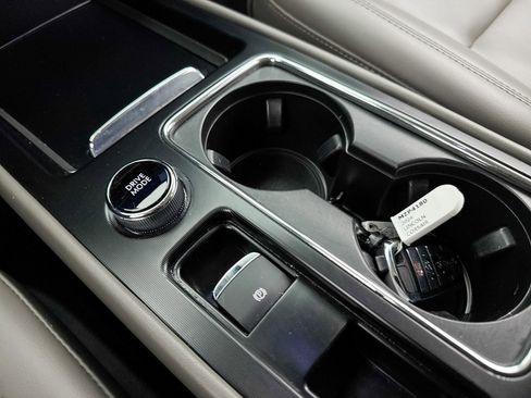 Used 2024 Lincoln Corsair Premiere image 30