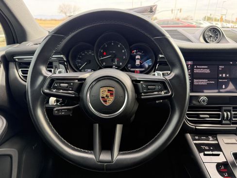 Used 2022 Porsche Macan image 30