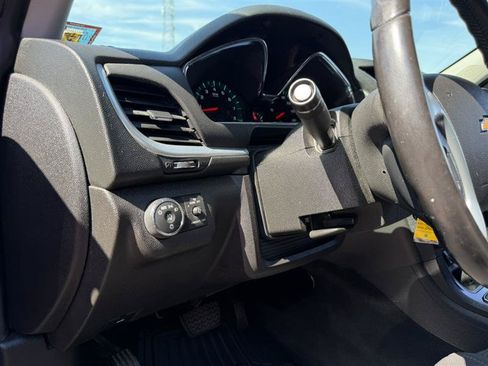 Used 2016 Chevrolet Traverse LT w/ Style and Technology Package FWD image 13