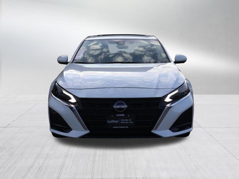 Used 2023 Nissan Altima 2.5 SL AWD/4WD image 2