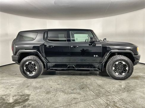 Used 2024 GMC Hummer EV 2X w/ Extreme Off-Road Package image 9