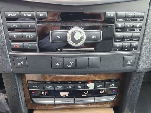 Used 2011 Mercedes-Benz E 350 BlueTEC Sedan image 18