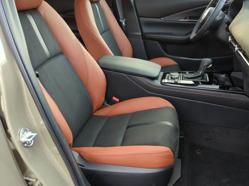 New 2025 MAZDA CX-30 Carbon image 21