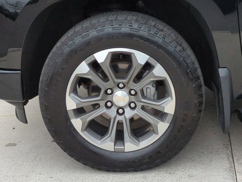 Used 2023 Chevrolet Silverado 1500 High Country w/ Z71 Off-Road Package image 12