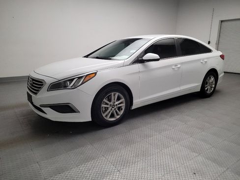 Used 2017 Hyundai Sonata SE FWD image 2