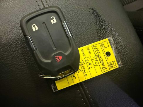 Used 2024 GMC Terrain SLE FWD image 37