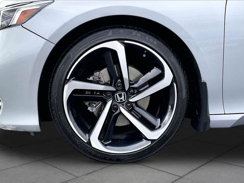 Used 2018 Honda Accord Sport image 10