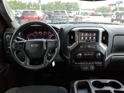 Used 2022 Chevrolet Silverado 1500 Custom Trail Boss w/ LPO, Dark Essentials Package AWD/4WD image 9