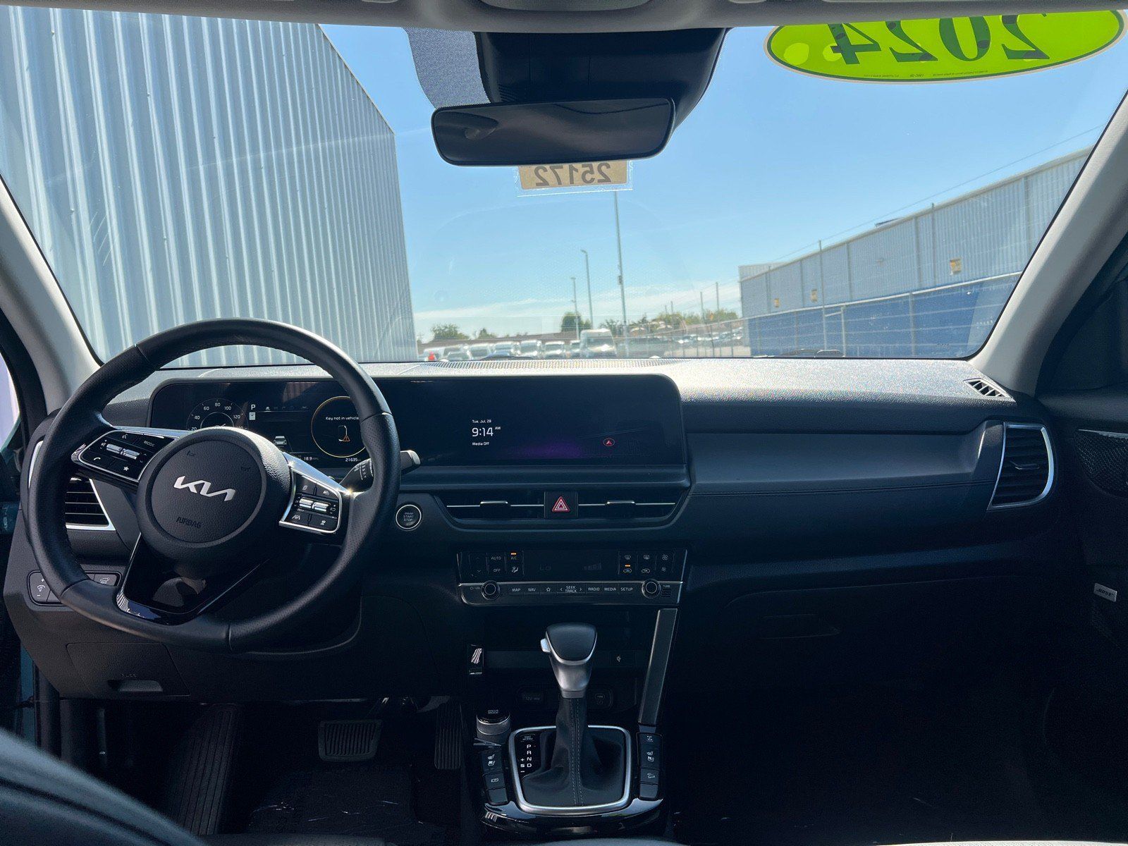 Used 2024 Kia Seltos SX w/ SX Sunroof Package AWD/4WD image 17