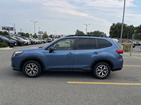 Used 2023 Subaru Forester Premium AWD/4WD image 4