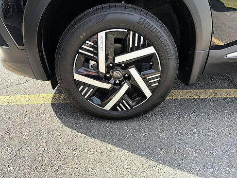 Certified 2026 Nissan Kicks SV FWD image 9