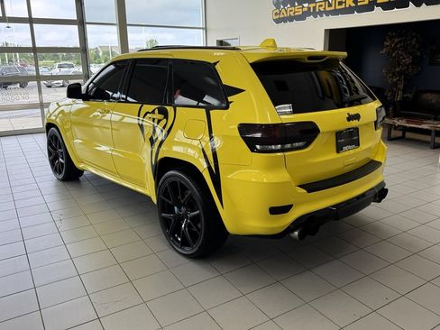 Used 2018 Jeep Grand Cherokee Trackhawk AWD/4WD image 2