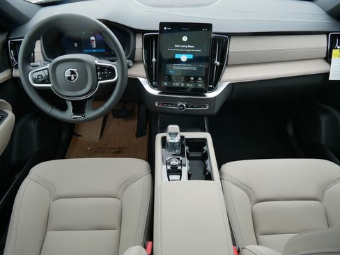 New 2026 Volvo XC90 B6 Plus w/ Protection Package Premier image 7