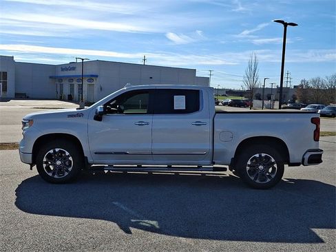 Used 2024 Chevrolet Silverado 1500 High Country w/ Technology Package image 7